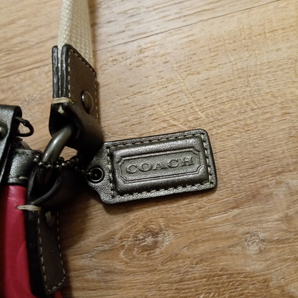 Coach Holiday Patchwork Crossbody Purse (pre-loved) - Picture 4 of 15